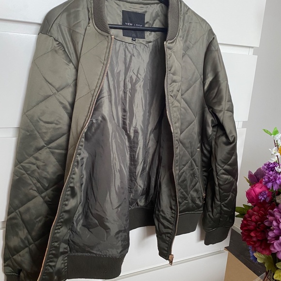 Olive green / Sage green quilted bomber jacket - Picture 1 of 3